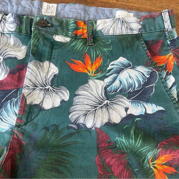 NWT Gap Men’s Floral tropical Hawaiian green flat front chino shorts size 38 - Picture 3 of 15
